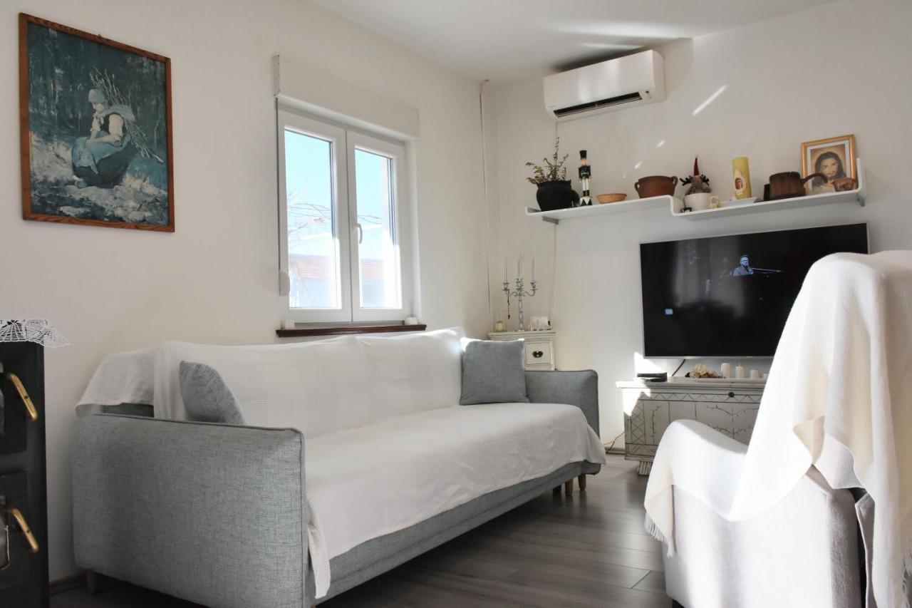 Villa Marie With Pool, Two Bedrooms For 4+2Kids Cavoglave 외부 사진