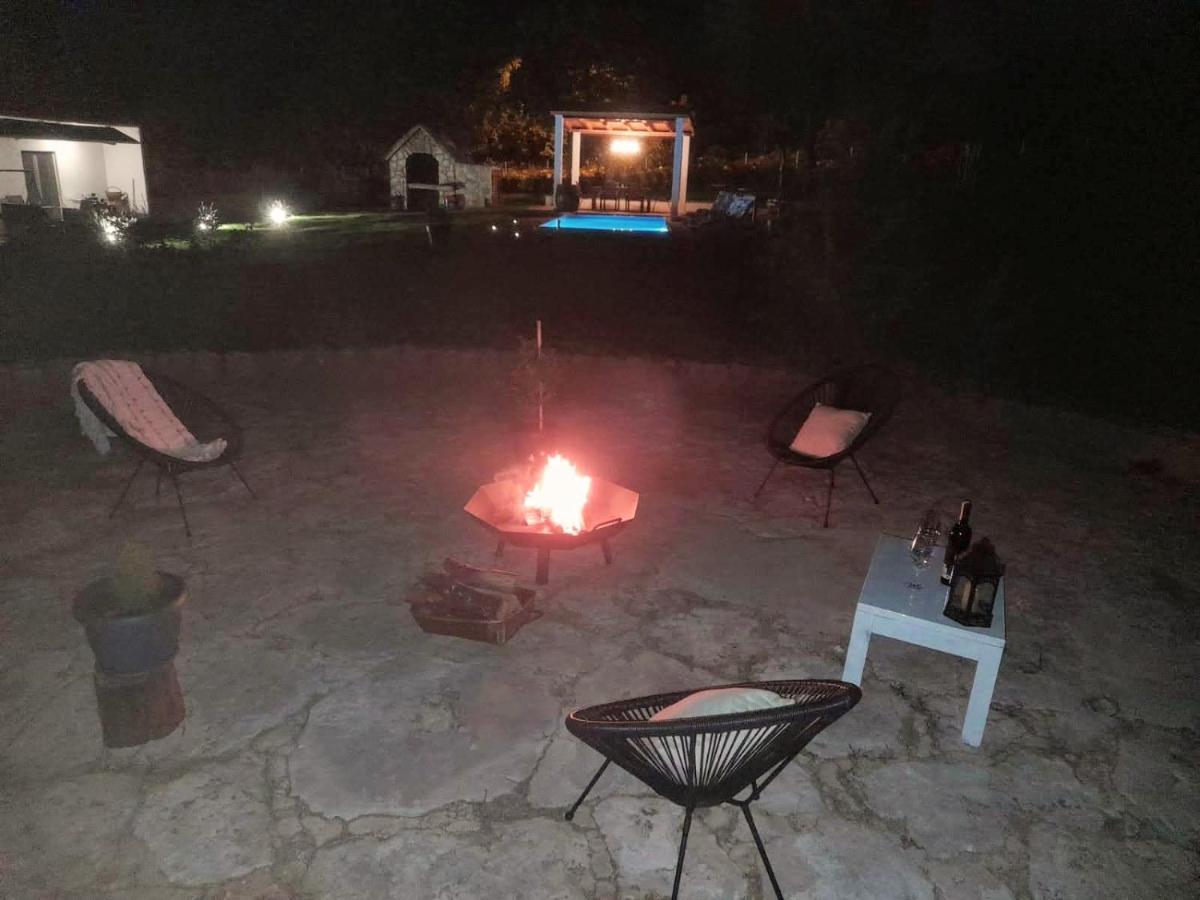 Villa Marie With Pool, Two Bedrooms For 4+2Kids Cavoglave 외부 사진