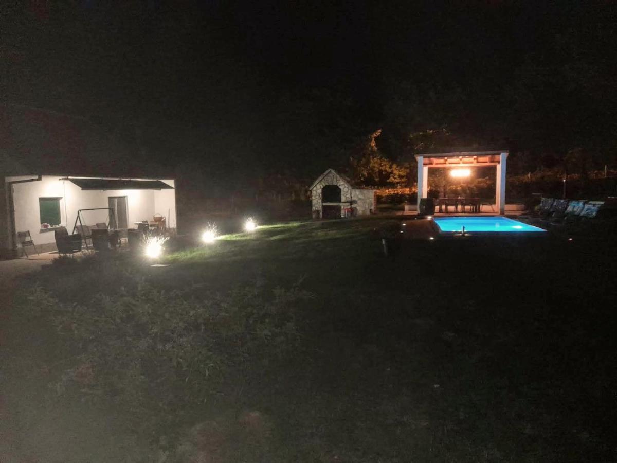 Villa Marie With Pool, Two Bedrooms For 4+2Kids Cavoglave 외부 사진